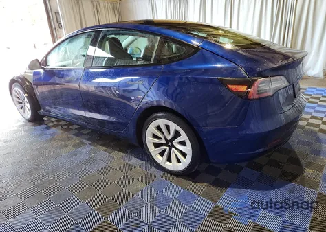 2022 Tesla Model 3 z USA, uszkodzony, nr VIN 5YJ3E1EA8NF371602